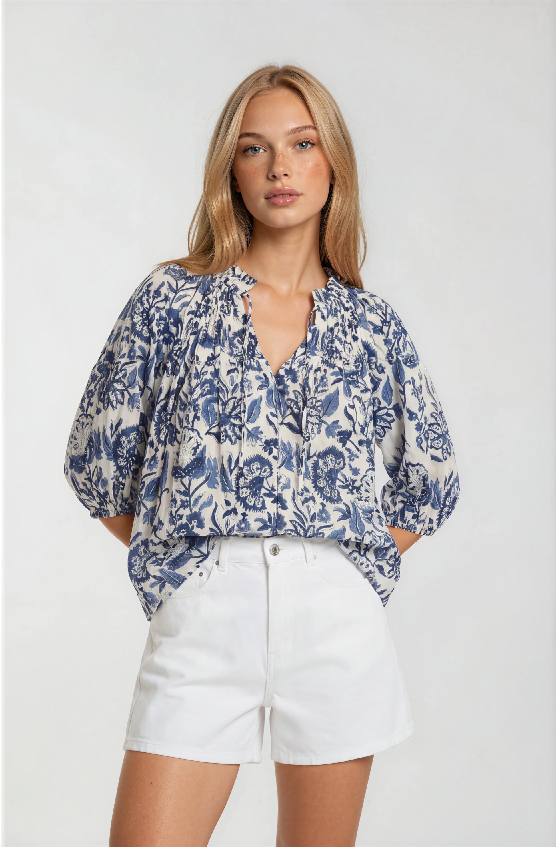 Inlet Women's Short Sleeve Blue Floral Top